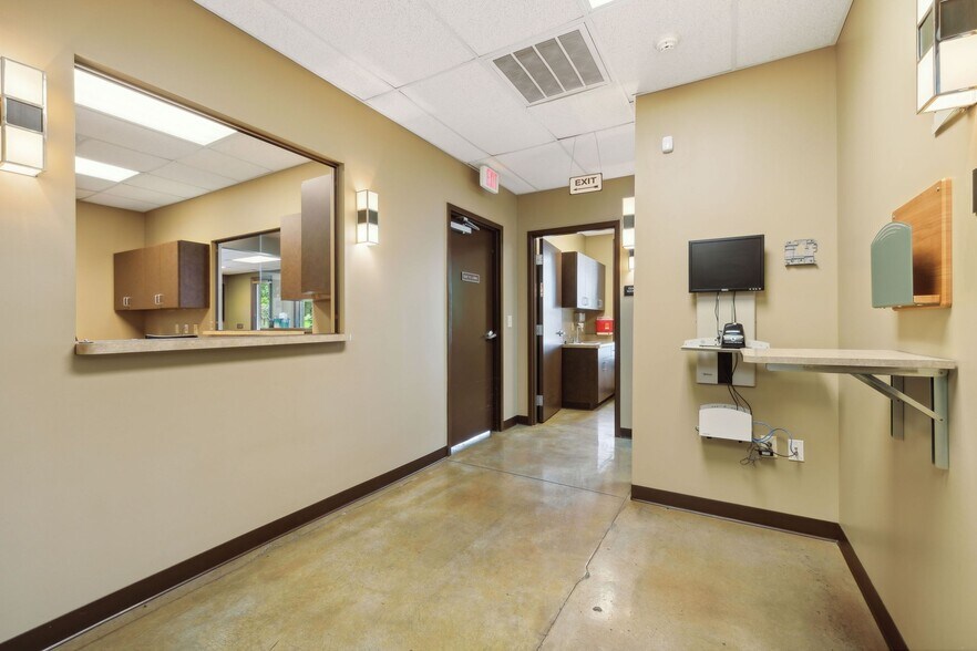 More Photos Of 3040 Business Park Cir, Goodlettsville Medical For Lease