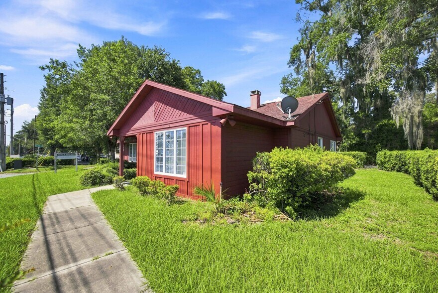 More Photos Of 1112 NE 36th Ave, Ocala Office For Sale