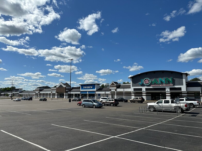 More Photos Of 1715-1749 Beam Ave, Maplewood Unknown For Lease