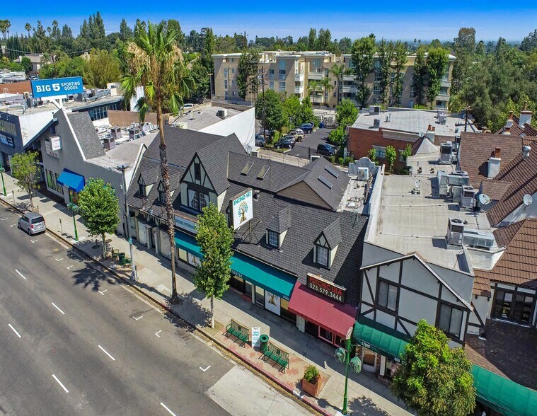 More Photos Of 17007-17015 Ventura Blvd, Encino Office For Sale