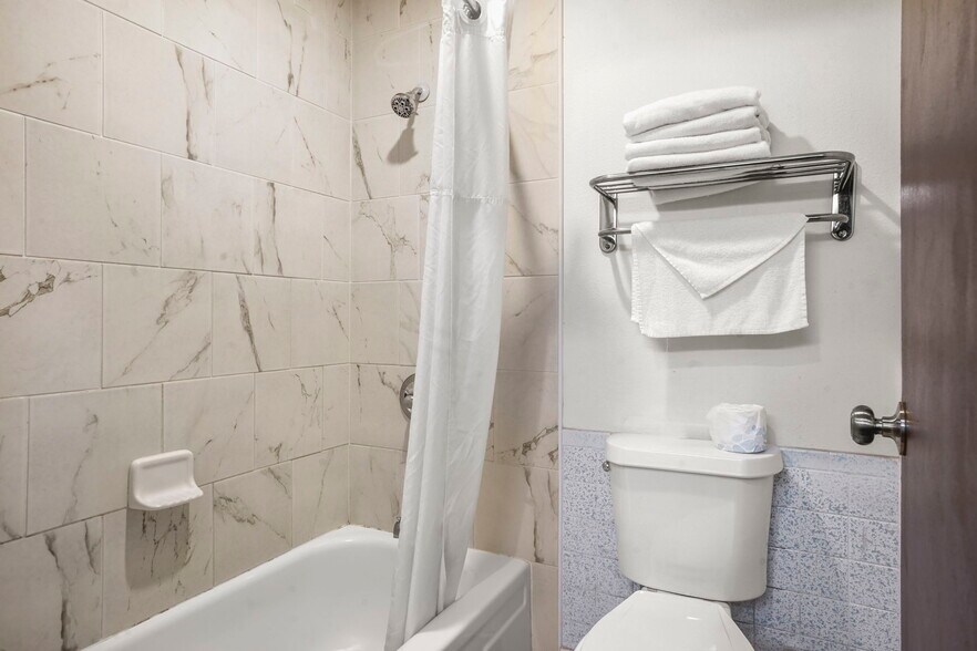 More Photos Of 3815 State Highway 119, Longmont Hotel For Sale