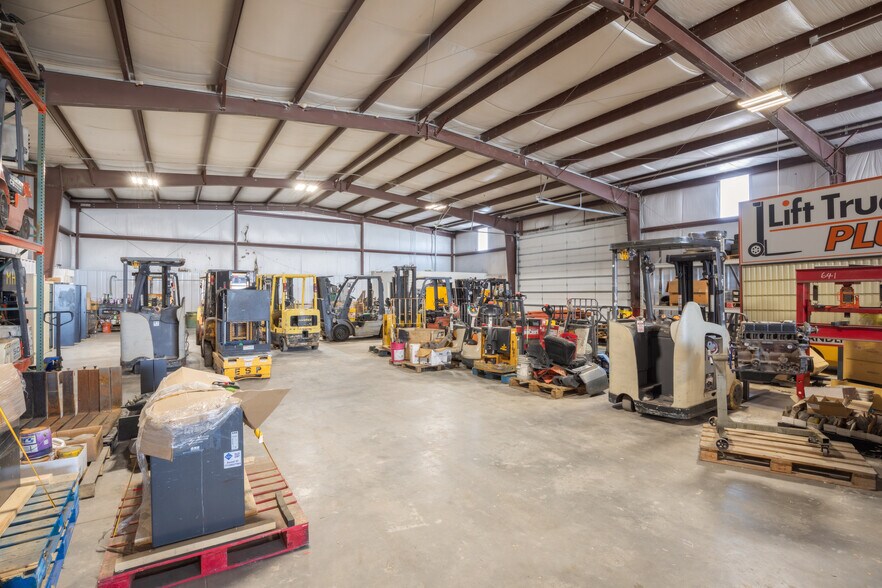 More Photos Of 7079 W Gates Ave, West Valley City Warehouse For Sale