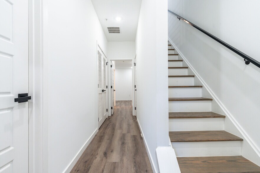 More Photos Of 1735 S 23rd St, Philadelphia Apartments For Sale