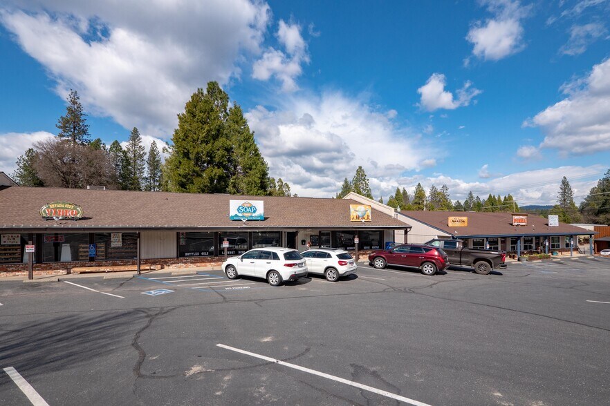 More Photos Of 104-114 Argall Way, Nevada City General Retail For Lease