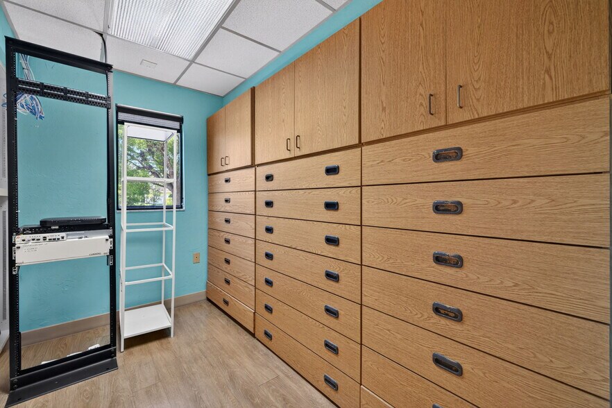 More Photos Of 45 Barkley Cir, Fort Myers Medical For Lease