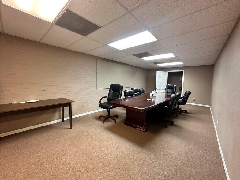 More Photos Of 120 S Charlton St, Woodville Office For Sale