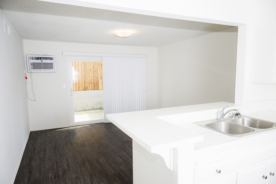 More Photos Of 319 W Lambert Rd, Brea Apartments For Sale