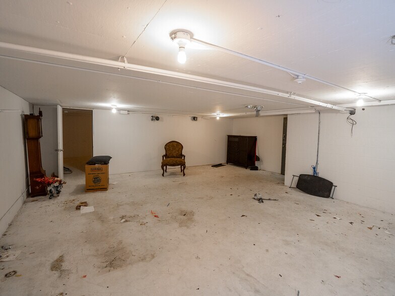 More Photos Of 400 S Air Depot Blvd, Oklahoma City Freestanding For Sale