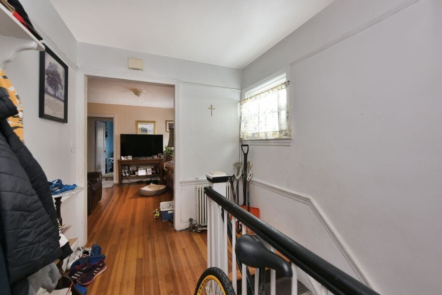 More Photos Of 50 Hillside Ave, Williston Park Storefront For Sale