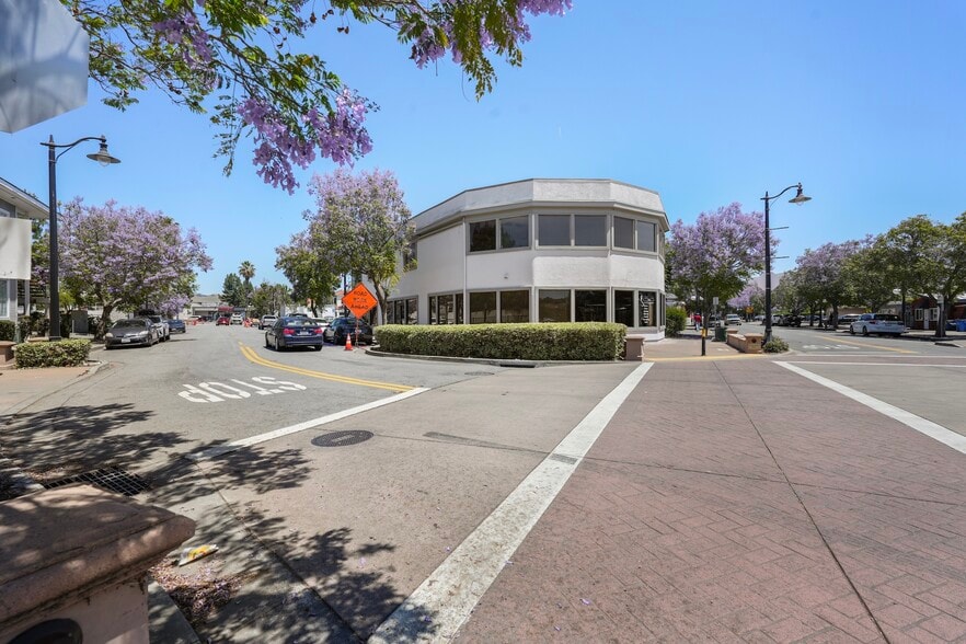 More Photos Of 4127 Bay St, Fremont Office For Lease