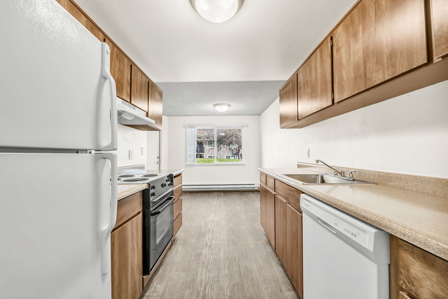 More Photos Of 10200 SW Conestoga Dr, Beaverton Multifamily For Sale