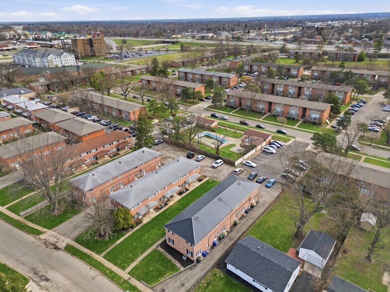 More Photos Of 5780 N Meadows Blvd, Columbus Apartments For Sale