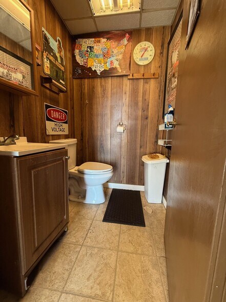 More Photos Of 110 N 9th St, Petersburg Restaurant For Sale