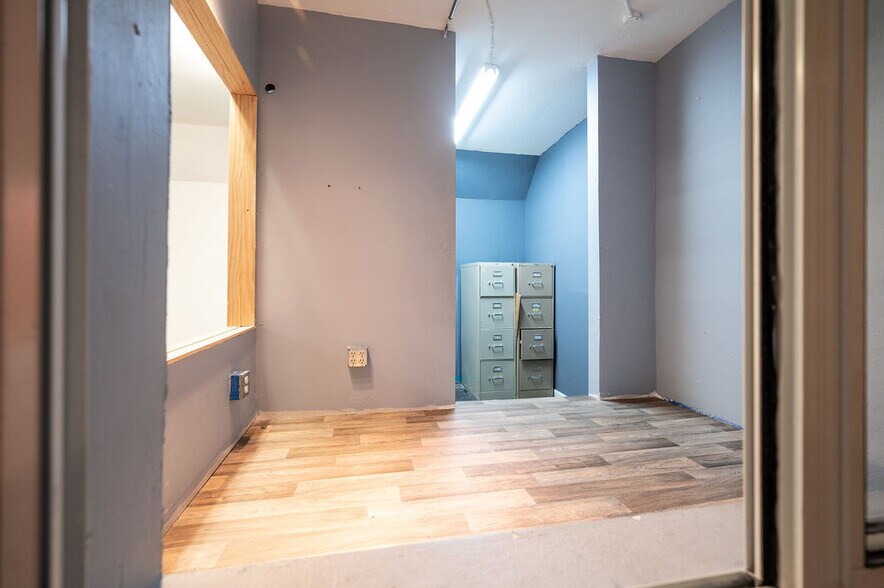 More Photos Of 5935-5937 Mission St, Daly City Warehouse For Lease