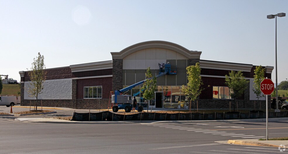 More Photos Of 10 Crooked Run Plz, Front Royal Unknown For Lease