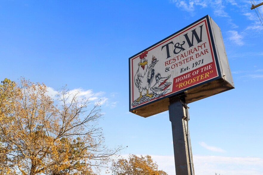 More Photos Of 2383 Hwy 58, Swansboro Restaurant For Sale