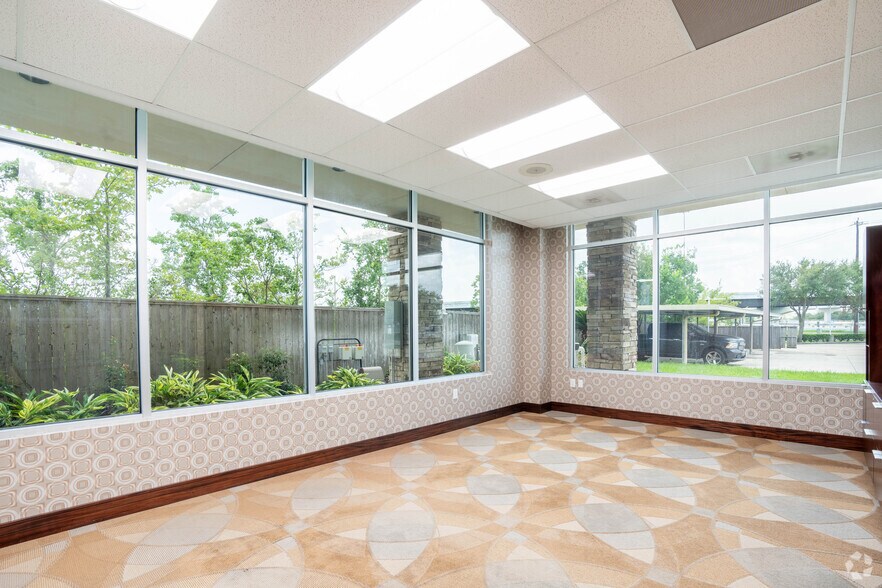 More Photos Of 12941 Gulf Fwy, Houston Office For Lease