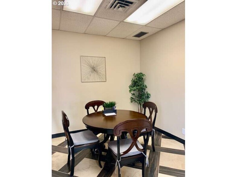 More Photos Of 430 W 7th Ave, Junction City Medical For Sale