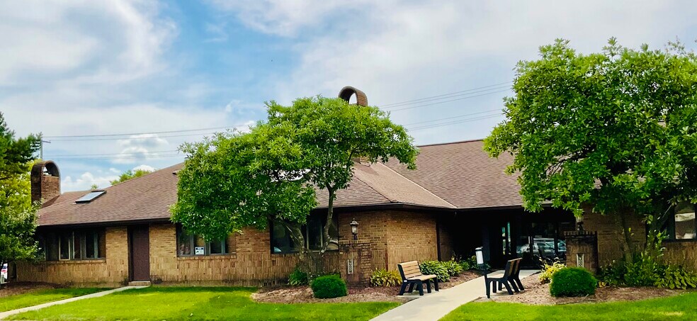 More Photos Of 2000 Bethel Rd, Columbus Medical For Lease