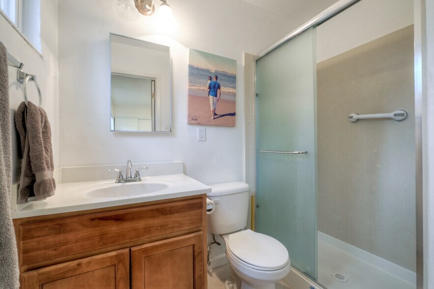 More Photos Of 2443 Grande Vista Ave, Oakland Apartments For Sale