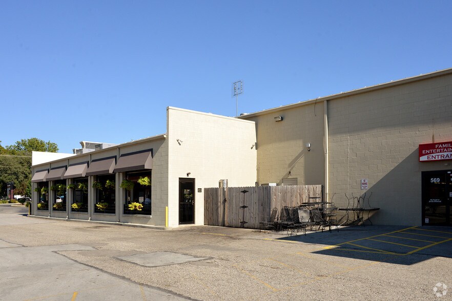 More Photos Of 557-569 S Main St, Englewood Unknown For Lease