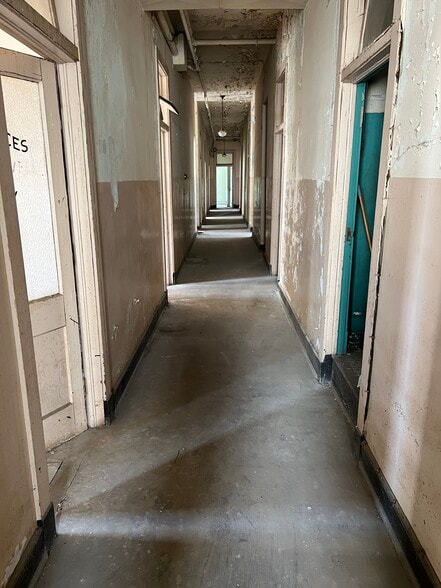 More Photos Of 1101 Noble St, Anniston General Retail For Sale