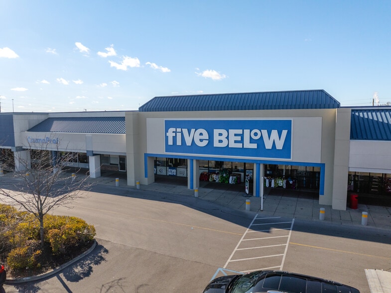 More Photos Of 4200 S East St, Indianapolis Unknown For Lease