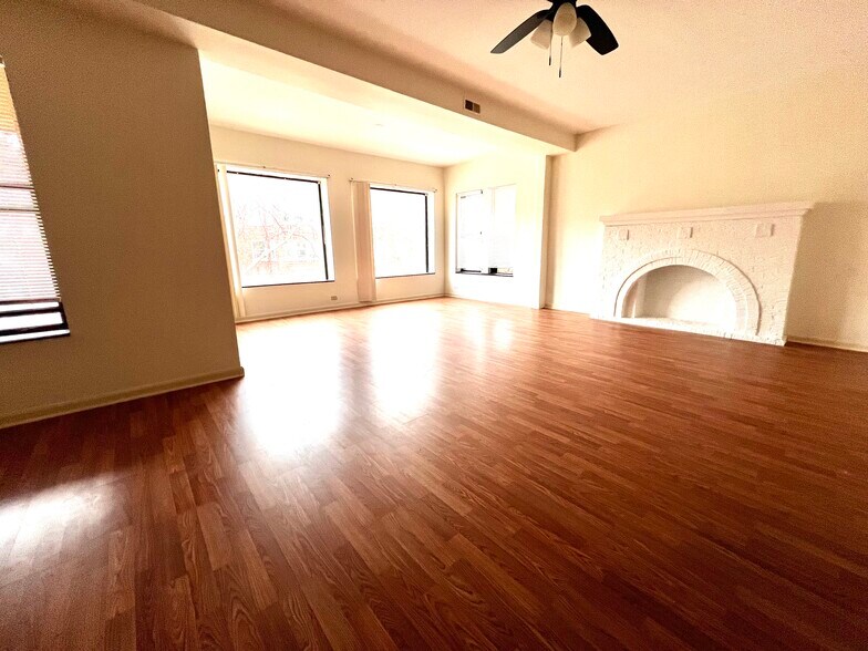 More Photos Of 6806 S Clyde Ave, Chicago Apartments For Sale