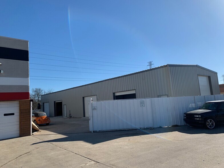 More Photos Of 11424 Garland Rd, Dallas Auto Repair For Sale