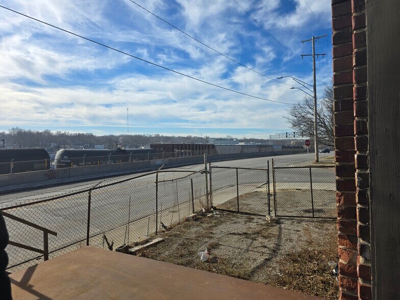 More Photos Of 6100 Wilson Ave, Kansas City Warehouse For Sale