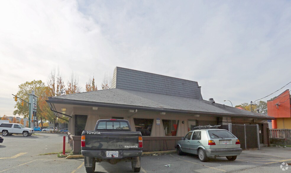 More Photos Of 906 Marine Dr, North Vancouver Restaurant For Lease