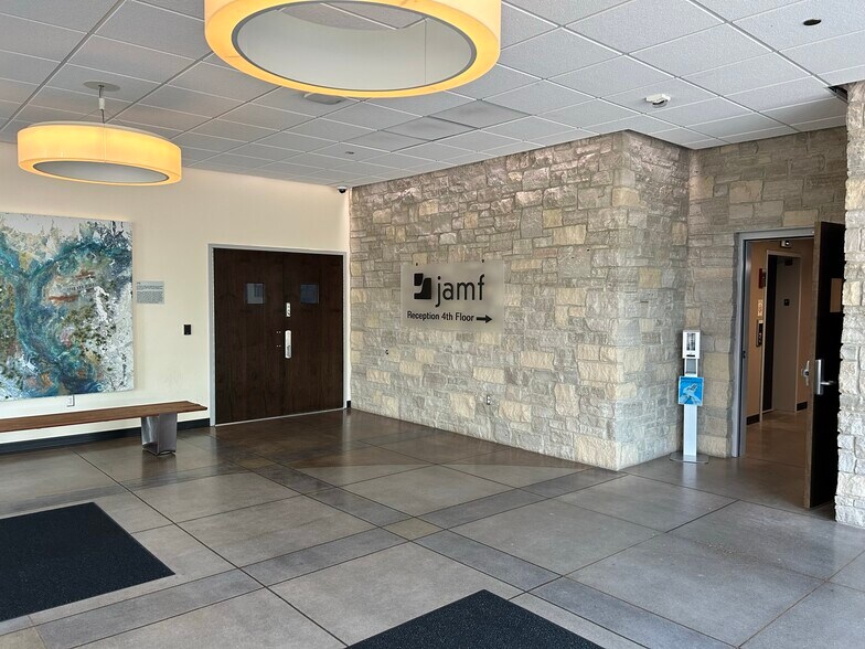 More Photos Of 215 Riverfront Ter, Eau Claire Office For Lease