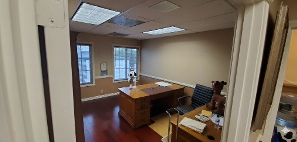 More Photos Of 1913 E 17th St, Santa Ana Office For Sale