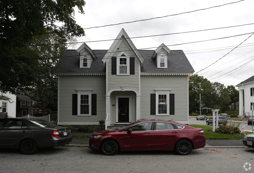 More Photos Of 12 Library St, Framingham Office For Lease