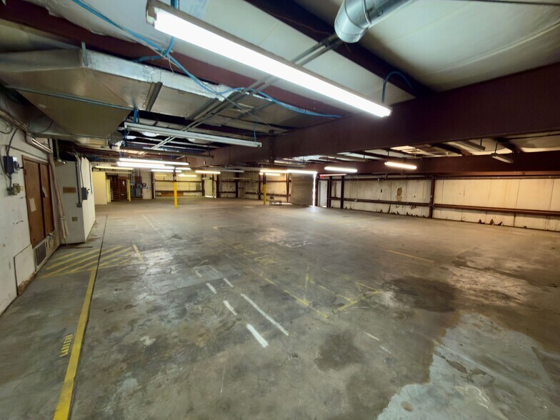 More Photos Of 3885 N Palafox Hwy, Pensacola Warehouse For Sale