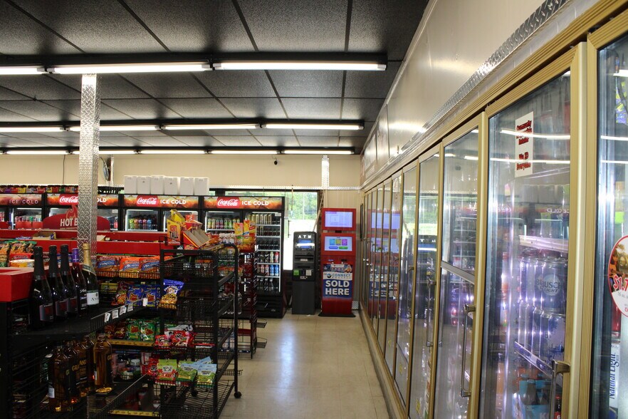 More Photos Of 4362 Government Blvd, Mobile Convenience Store For Sale