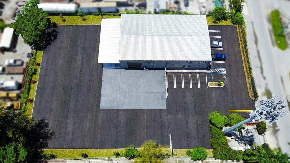More Photos Of 11913 NW 99th Ave, Hialeah Gardens Warehouse For Lease