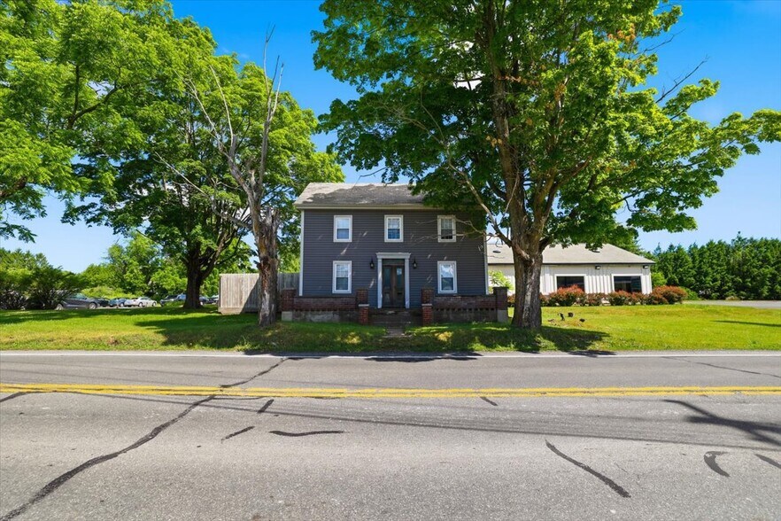 More Photos Of 1105 Scott St, Brodheadsville Freestanding For Sale