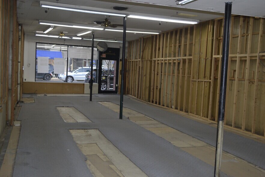 More Photos Of 2094 Boston Post Rd, Larchmont Storefront For Lease