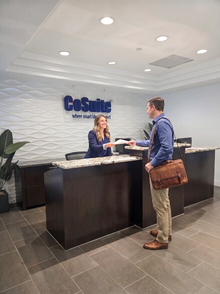 More Photos Of 1 E Broward Blvd, Fort Lauderdale Office Residential For Lease