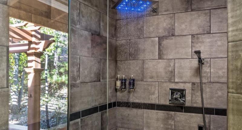 More Photos Of 460 E Sheridan Ave, Williams Hospitality For Sale