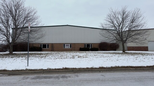 More Photos Of 2902 Gill St, Bloomington Light Manufacturing For Sale