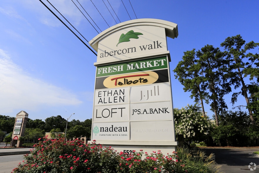 More Photos Of 5525 Abercorn St, Savannah General Retail For Lease
