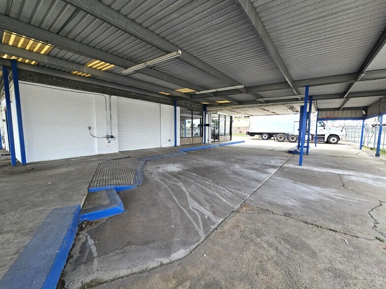 More Photos Of 8257 Gulf Fwy, Houston Auto Repair For Lease