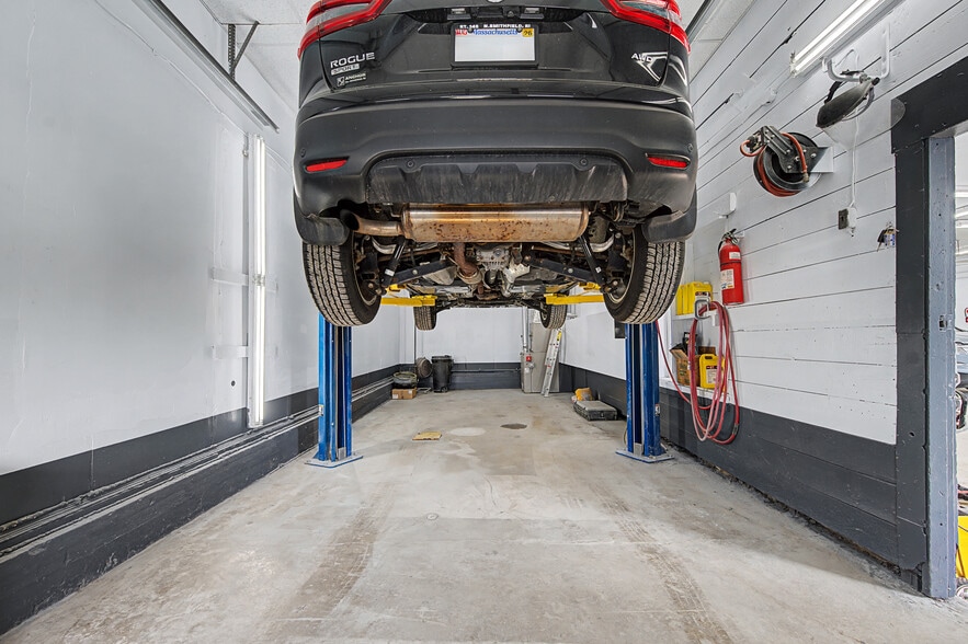 More Photos Of 298 Village St, Medway Warehouse For Sale