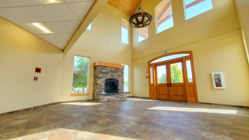 More Photos Of 3875 N Schreiber Way, Coeur d'Alene Warehouse For Sale