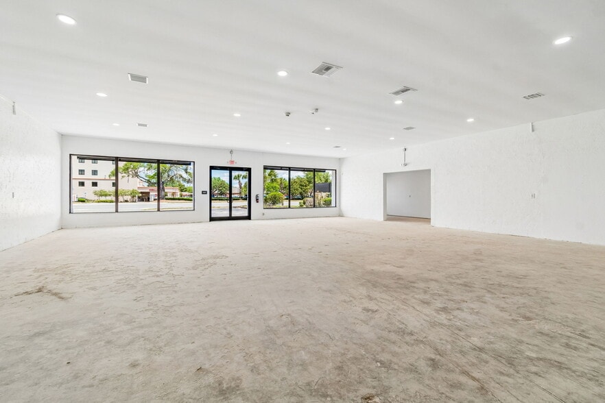 More Photos Of 1956 Kingsley Ave, Orange Park General Retail For Sale