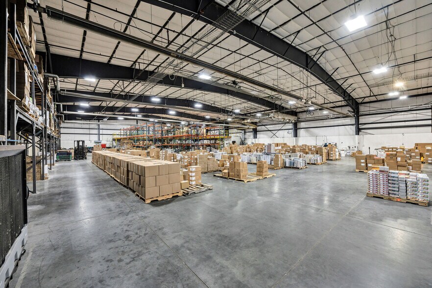 More Photos Of 3775 N 200 W, Hyde Park Service For Lease