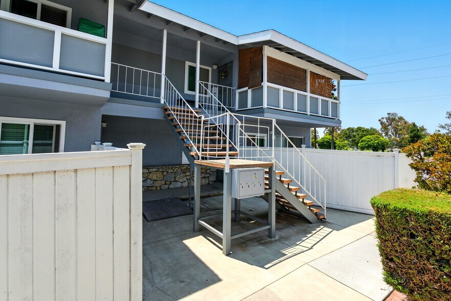 More Photos Of 3706 Redondo Beach Blvd, Torrance Apartments For Sale