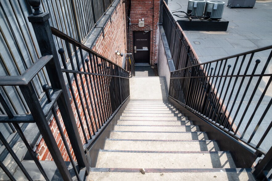 More Photos Of 255 Broad St., Kingsport General Retail For Sale